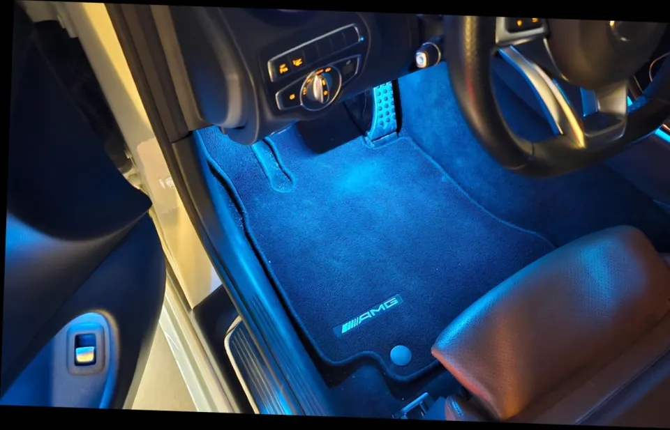 수원엠비언트 벤츠 W205 C클래스 카브리올레에 ‘순정형 비노출’이 맞는 이유 (오늘의카 수원점)