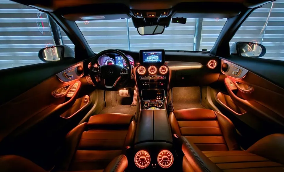 수원엠비언트 벤츠 W205 C클래스 카브리올레에 ‘순정형 비노출’이 맞는 이유 (오늘의카 수원점)