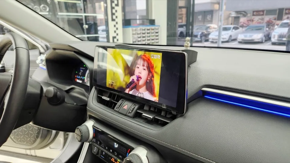 부천안드로이드올인원 토요타 라브4 5.5세대, 순정 내비 버리고 안드로이드 올인원이 답일까?