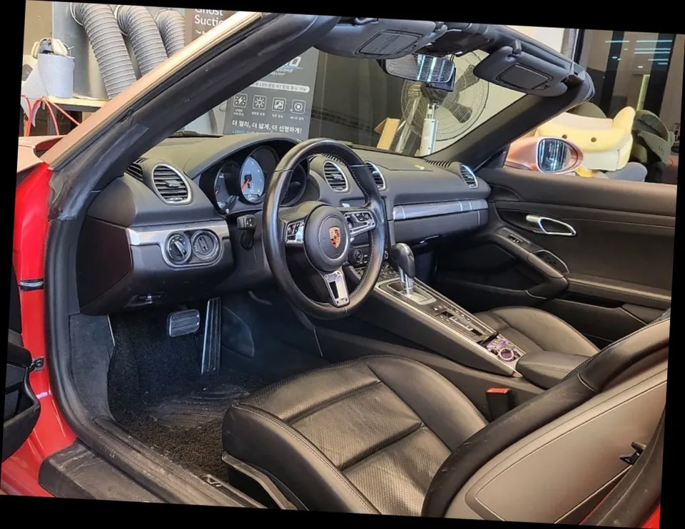 인천실내염색 포르쉐 박스터 실내도색, 단순 컬러 변경이 아닌 '차급 업그레이드'의 시작 (오늘의카 인천서구점)
