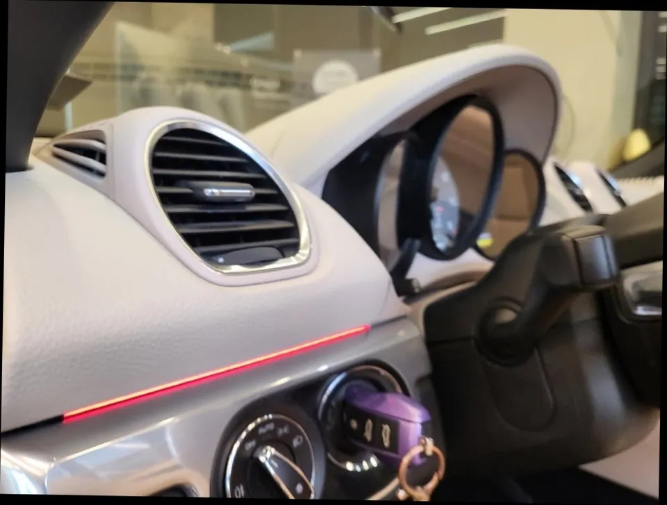 인천실내염색 포르쉐 박스터 실내도색, 단순 컬러 변경이 아닌 '차급 업그레이드'의 시작 (오늘의카 인천서구점)