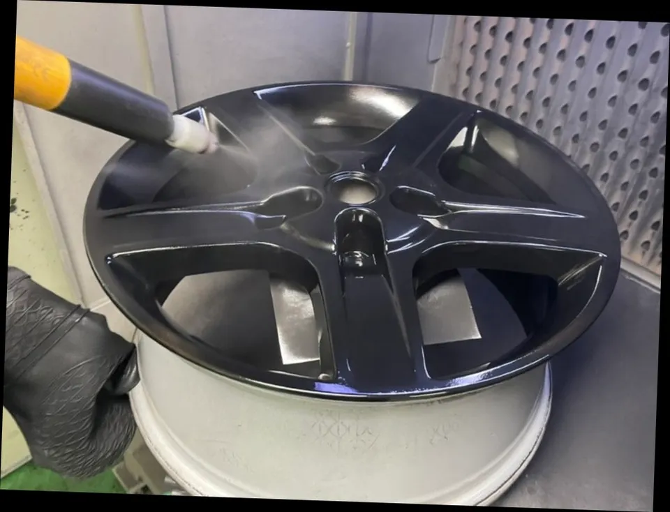 동탄휠도색 전문｜랜드로버 디펜더 실버 휠→유광블랙 분체도색 + 레드 캘리퍼, ‘순정 공정’으로 완성 (오늘의카 동탄점)