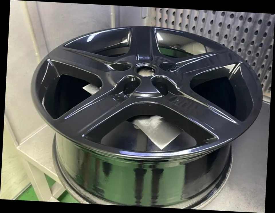 동탄휠도색 전문｜랜드로버 디펜더 실버 휠→유광블랙 분체도색 + 레드 캘리퍼, ‘순정 공정’으로 완성 (오늘의카 동탄점)