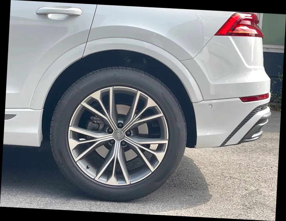 대구휠도색 아우디 Q8 휠+캘리퍼도색, 단순 복원 넘어 차급 올리는 비결은? (오늘의카 대구점)