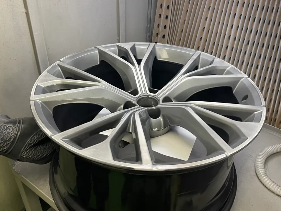 대구휠도색 아우디 Q8 휠+캘리퍼도색, 단순 복원 넘어 차급 올리는 비결은? (오늘의카 대구점) 시공 후