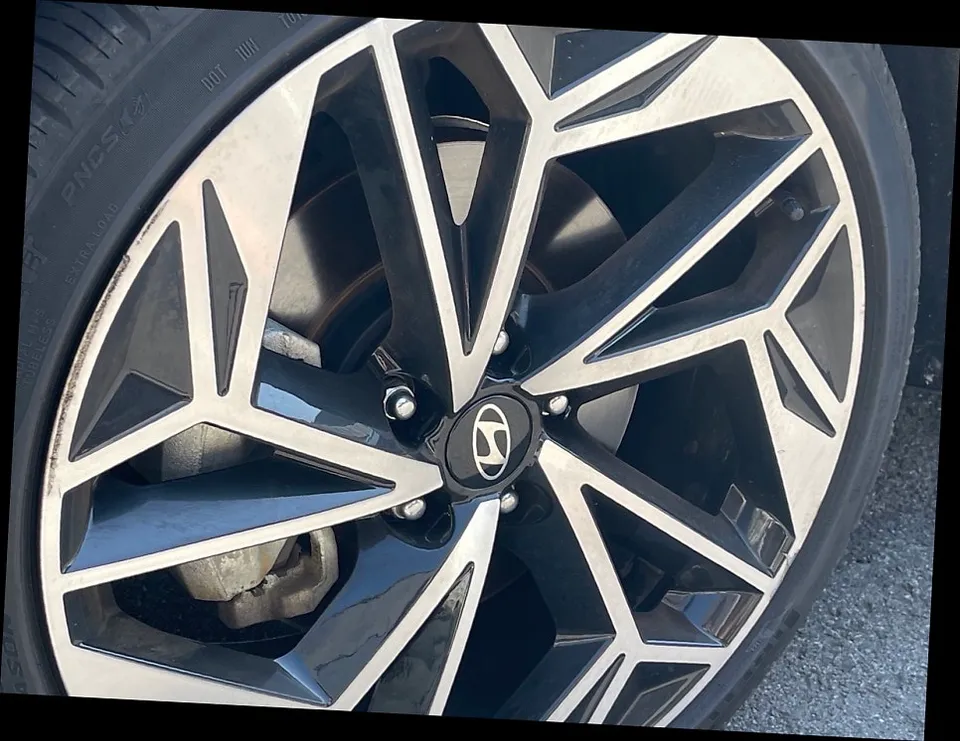 대구휠복원 아이오닉6, 4짝 전체 손상도 ‘교체 없이’ 신차처럼 복원이 가능할까? (오늘의카 대구점)