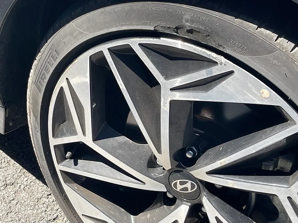 대구휠복원 아이오닉6, 4짝 전체 손상도 ‘교체 없이’ 신차처럼 복원이 가능할까? (오늘의카 대구점)