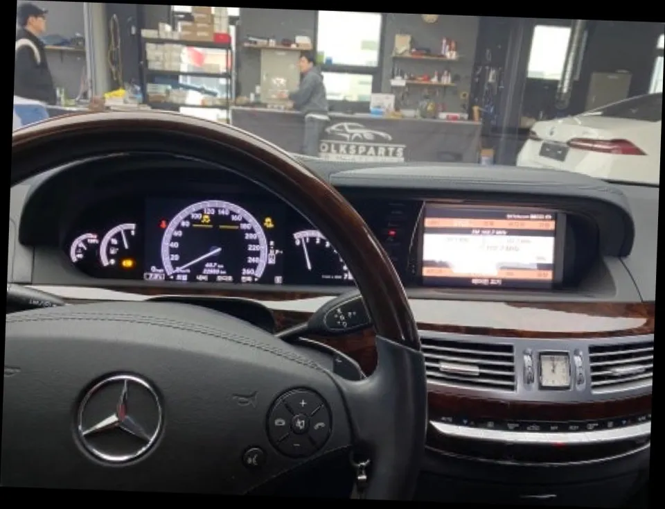 벤츠 W221 안드로이드 올인원, 콧핏 일체형만이 정답인 이유 (오늘의카 안산점)