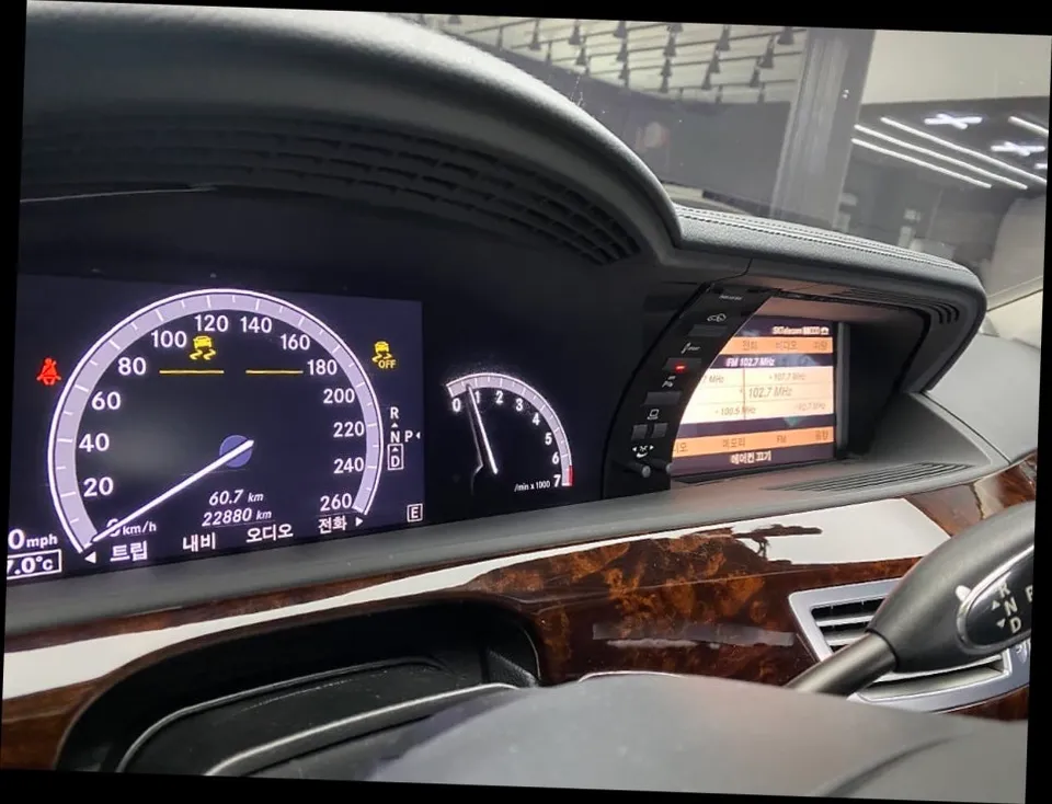 벤츠 W221 안드로이드 올인원, 콧핏 일체형만이 정답인 이유 (오늘의카 안산점)