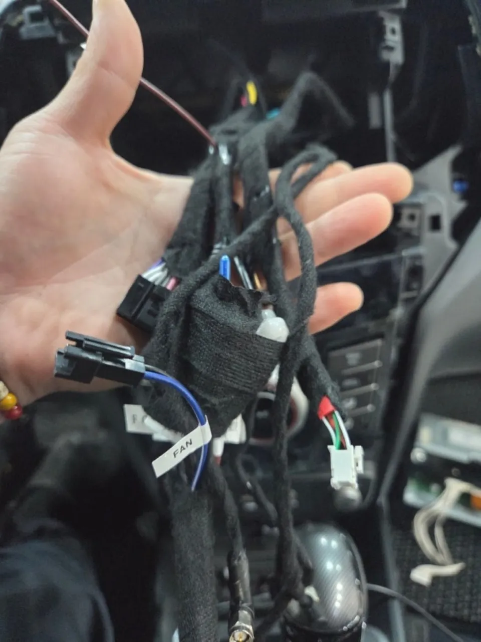 티볼리 안드로이드 올인원, 구형 네비 벗어나 스마트하게? (오늘의카 천안점)