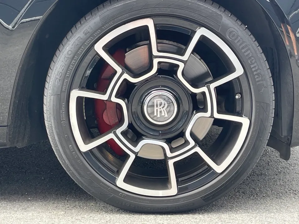 롤스로이스 고스트 블랙배지 다이아커팅 휠 복원,이 차는 왜 ‘아무 데서나’ 하면 안 될까? (오늘의카 천안점)