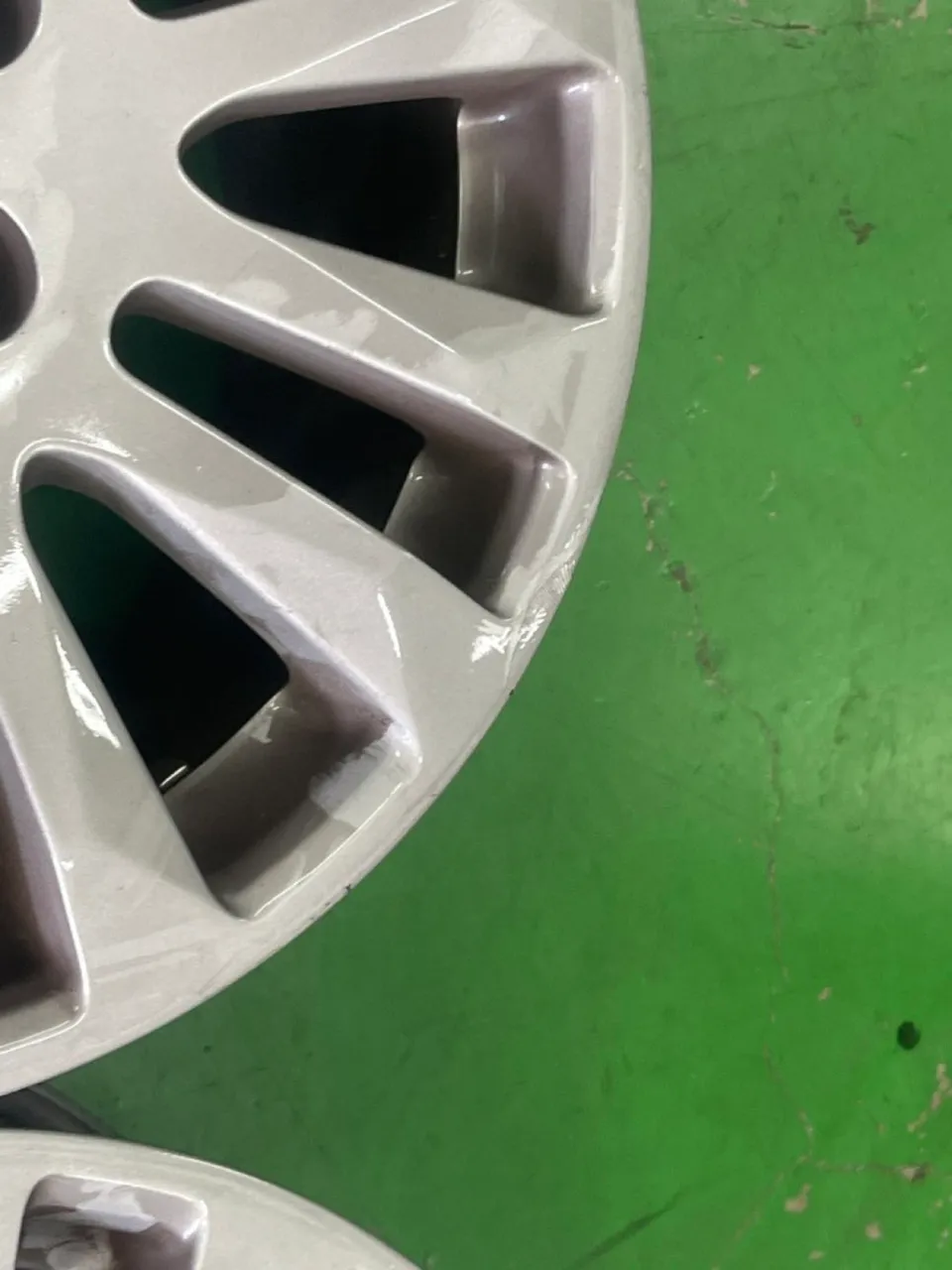 인천휠복원 |캐딜락 CTS 휠복원, 왜 일반적인 휠도색 방식으로는 문제가 될까? (오늘의카 인천점)