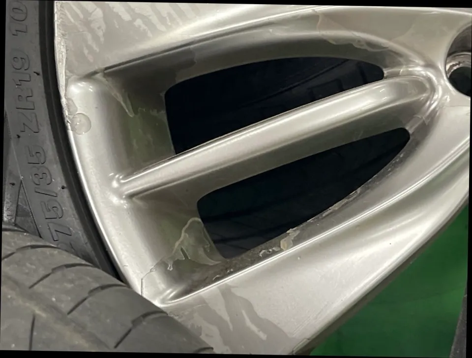 수원휠복원 제네시스 G80 스퍼터링휠, 껍질 벗겨진다면 복원 말고 도색이 답일까? (오늘의카 수원점)