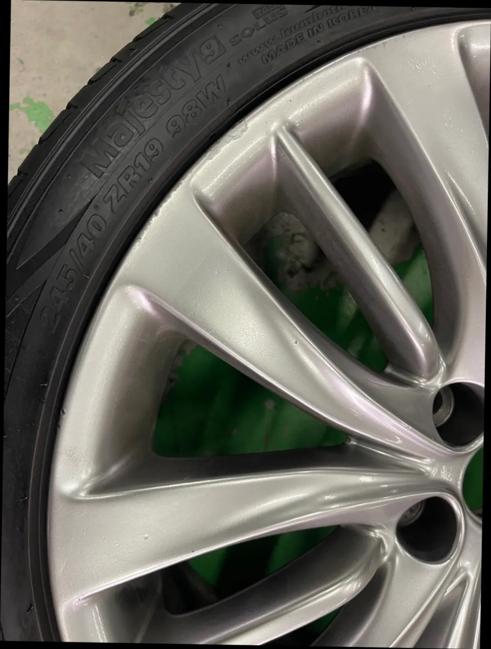 수원휠복원 제네시스 G80 스퍼터링휠, 껍질 벗겨진다면 복원 말고 도색이 답일까? (오늘의카 수원점)