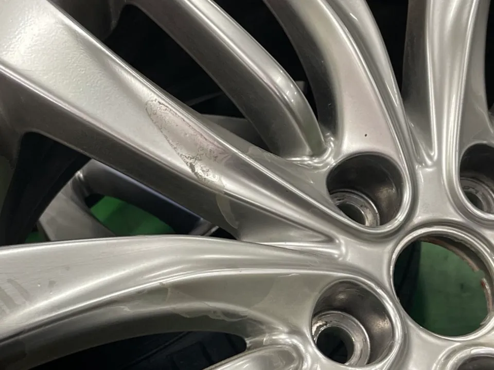 수원휠복원 제네시스 G80 스퍼터링휠, 껍질 벗겨진다면 복원 말고 도색이 답일까? (오늘의카 수원점)