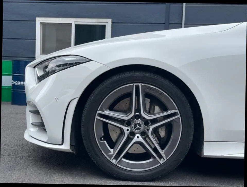 용인휠도색 벤츠 CLS 휠도색, 왜 유광블랙이 가장 실패 없는 선택일까? (오늘의카 용인점)