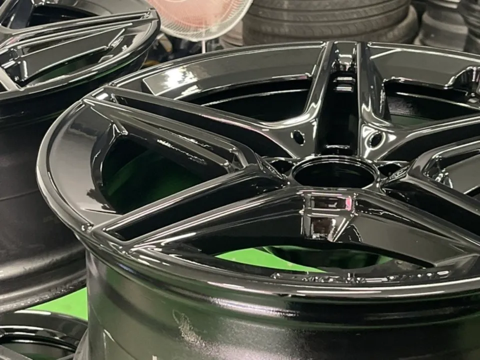 용인휠도색 벤츠 CLS 휠도색, 왜 유광블랙이 가장 실패 없는 선택일까? (오늘의카 용인점)