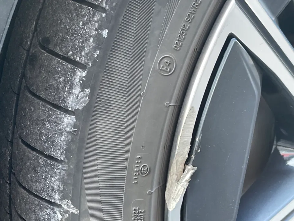 BMW I7 (G70) 다이아커팅 휠복원, 교체 아닌 복원으로 순정 감성 살릴 수 있을까? (오늘의카 아산점)