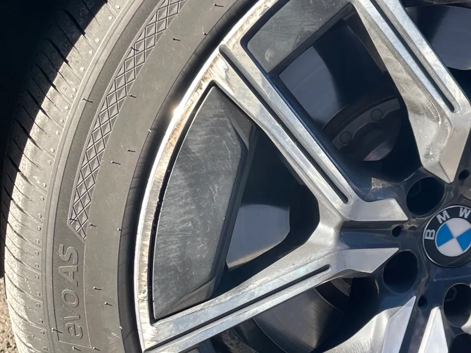 BMW I7 (G70) 다이아커팅 휠복원, 교체 아닌 복원으로 순정 감성 살릴 수 있을까? (오늘의카 아산점)